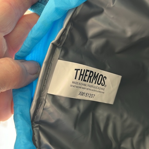 NWOT* Thermos brand cooler/picnic napsack with plastic plate, cups, cutlery - Picture 8 of 15